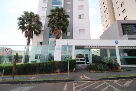 Apartamento para alugar com 70m², 2 quartos e 2 vagasFachada