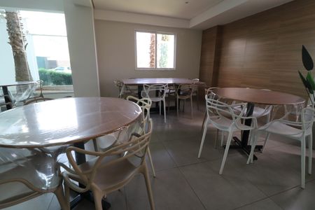 Apartamento para alugar com 70m², 2 quartos e 2 vagasÁrea comum - Salão de festas