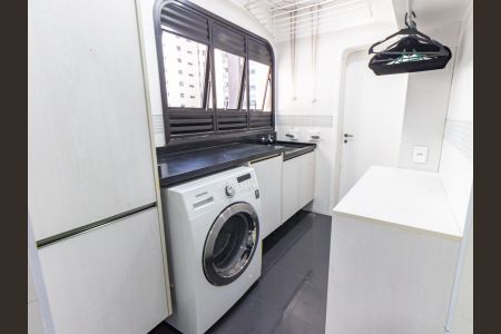 Apartamento à venda com 172m², 3 quartos e 3 vagas Apartamento à venda com 172m², 3 quartos e 3 vagasÁrea de Serviço