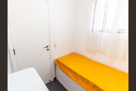 Apartamento à venda com 172m², 3 quartos e 3 vagas Apartamento à venda com 172m², 3 quartos e 3 vagasQuarto de Serviço