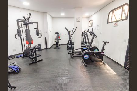 Apartamento à venda com 172m², 3 quartos e 3 vagas Apartamento à venda com 172m², 3 quartos e 3 vagasÁrea comum - Academia