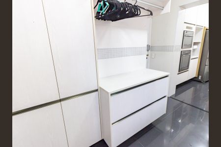 Apartamento à venda com 172m², 3 quartos e 3 vagas Apartamento à venda com 172m², 3 quartos e 3 vagasÁrea de Serviço