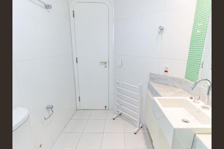 Apartamento à venda com 172m², 3 quartos e 3 vagas Apartamento à venda com 172m², 3 quartos e 3 vagasBanheiro da Suíte 2