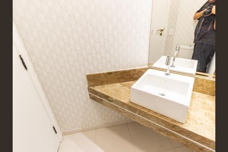 Apartamento à venda com 172m², 3 quartos e 3 vagas Apartamento à venda com 172m², 3 quartos e 3 vagasLavabo