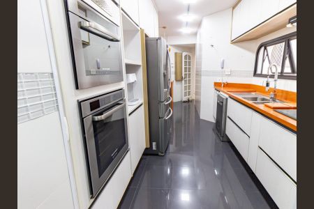 Apartamento à venda com 172m², 3 quartos e 3 vagas Apartamento à venda com 172m², 3 quartos e 3 vagasCozinha