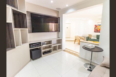 Apartamento à venda com 172m², 3 quartos e 3 vagas Apartamento à venda com 172m², 3 quartos e 3 vagasSala de TV