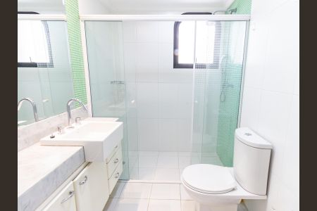 Apartamento à venda com 172m², 3 quartos e 3 vagas Apartamento à venda com 172m², 3 quartos e 3 vagasBanheiro da Suíte 2