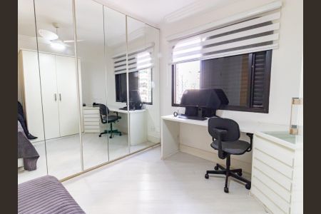 Apartamento à venda com 172m², 3 quartos e 3 vagas Apartamento à venda com 172m², 3 quartos e 3 vagasSuíte 2