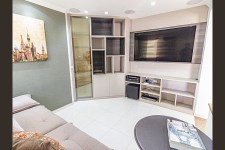 Apartamento à venda com 172m², 3 quartos e 3 vagas Apartamento à venda com 172m², 3 quartos e 3 vagasSala de TV