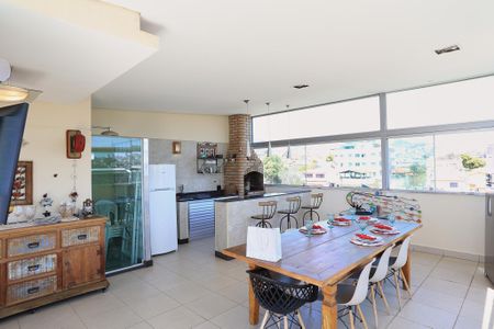 Apartamento à venda com 198m², 3 quartos e 2 vagas Apartamento à venda com 198m², 3 quartos e 2 vagasCobertura