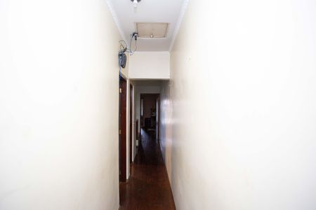 Casa à venda com 175m², 3 quartos e 2 vagasCorredor