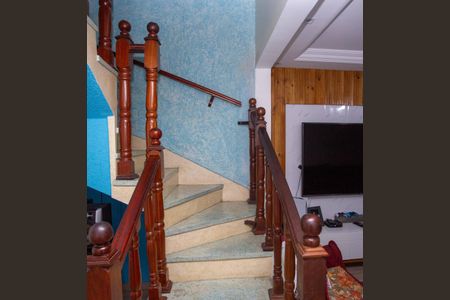 Casa à venda com 175m², 3 quartos e 2 vagasEscada