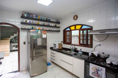 Casa à venda com 175m², 3 quartos e 2 vagasCozinha