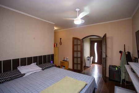 Casa à venda com 175m², 3 quartos e 2 vagasSuíte