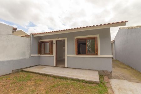 Casa à venda com 160m², 2 quartos e 2 vagas Casa à venda com 160m², 2 quartos e 2 vagasFachada/Garagem