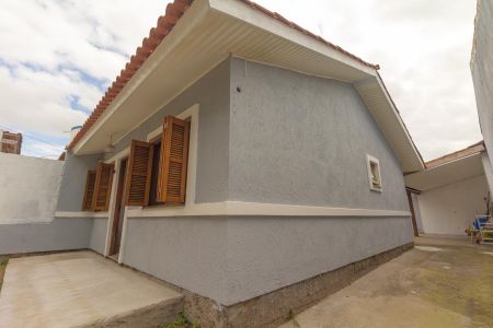 Casa à venda com 160m², 2 quartos e 2 vagas Casa à venda com 160m², 2 quartos e 2 vagasÁrea externa/Fachada Lateral