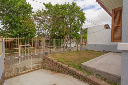 Casa à venda com 160m², 2 quartos e 2 vagas Casa à venda com 160m², 2 quartos e 2 vagasÁrea externa/Entrada