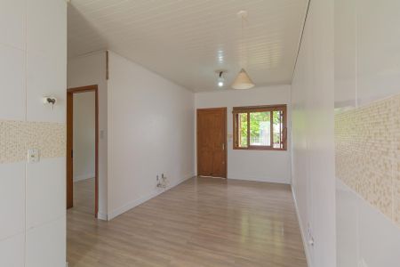 Casa à venda com 160m², 2 quartos e 2 vagas Casa à venda com 160m², 2 quartos e 2 vagasSala