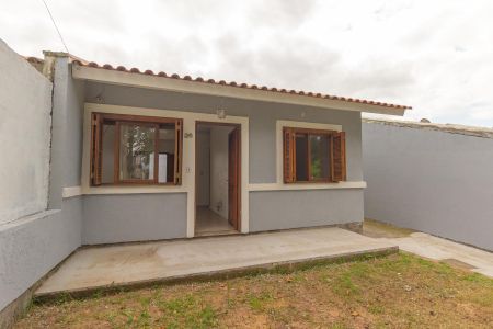 Casa à venda com 160m², 2 quartos e 2 vagas Casa à venda com 160m², 2 quartos e 2 vagasFachada