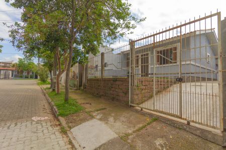 Casa à venda com 160m², 2 quartos e 2 vagas Casa à venda com 160m², 2 quartos e 2 vagasFachada/Vista da Rua