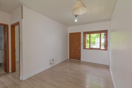 Casa à venda com 160m², 2 quartos e 2 vagas Casa à venda com 160m², 2 quartos e 2 vagasSala