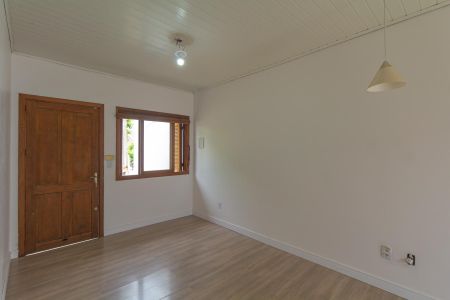 Casa à venda com 160m², 2 quartos e 2 vagas Casa à venda com 160m², 2 quartos e 2 vagasSala
