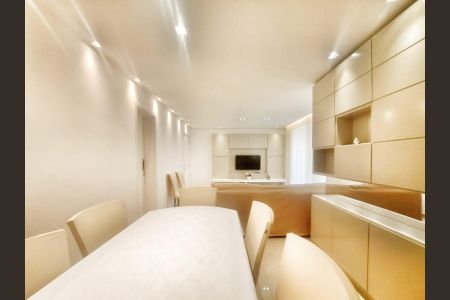 Apartamento à venda com 98m², 3 quartos e 2 vagas Apartamento à venda com 98m², 3 quartos e 2 vagasSala