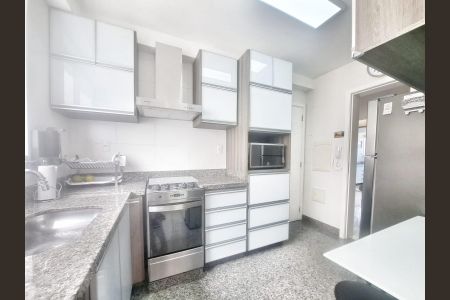 Apartamento à venda com 98m², 3 quartos e 2 vagas Apartamento à venda com 98m², 3 quartos e 2 vagasCozinha
