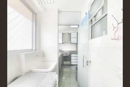 Apartamento à venda com 98m², 3 quartos e 2 vagas Apartamento à venda com 98m², 3 quartos e 2 vagasÁrea de Serviço