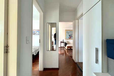 Apartamento à venda com 64m², 2 quartos e 1 vagaCorredor