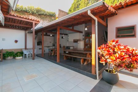 Casa à venda com 450m², 4 quartos e 10 vagasÁrea Gourmet