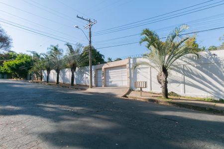 Casa à venda com 450m², 4 quartos e 10 vagasFachada