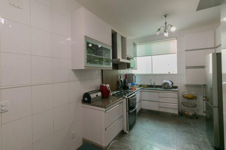 Casa à venda com 450m², 4 quartos e 10 vagasCozinha