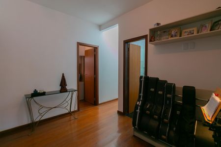 Casa à venda com 450m², 4 quartos e 10 vagasHall