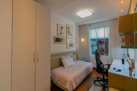 Casa à venda com 450m², 4 quartos e 10 vagasQuarto 3