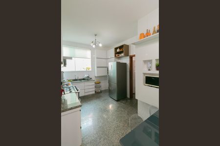 Casa à venda com 450m², 4 quartos e 10 vagasCozinha