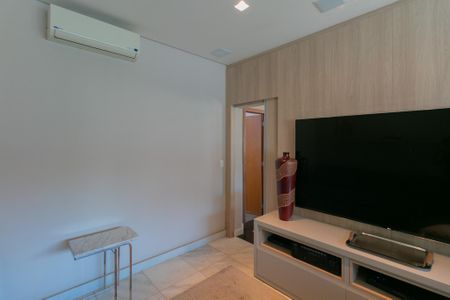 Casa à venda com 450m², 4 quartos e 10 vagasSala 3