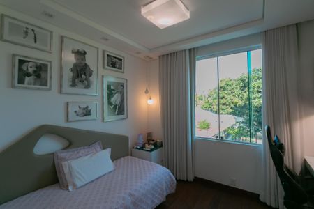 Casa à venda com 450m², 4 quartos e 10 vagasQuarto 2