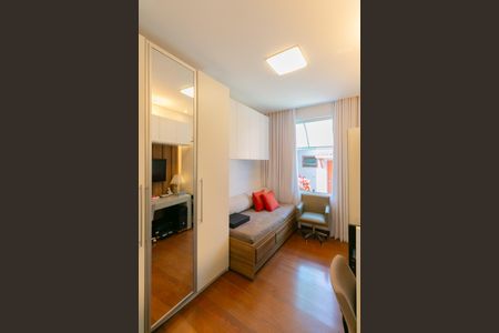 Casa à venda com 450m², 4 quartos e 10 vagasQuarto 1