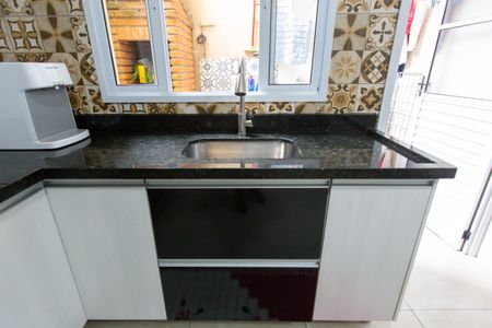 Casa de condomínio à venda com 120m², 3 quartos e 2 vagasCozinha - Pia