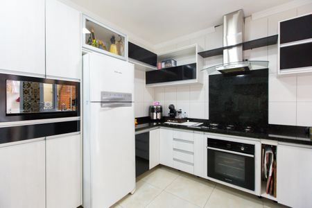 Casa de condomínio à venda com 120m², 3 quartos e 2 vagasCozinha - Armários