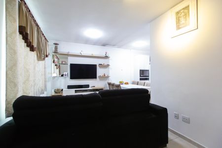 Casa de condomínio à venda com 120m², 3 quartos e 2 vagasSala