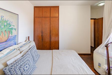 Apartamento para alugar com 107m², 2 quartos e 3 vagasQuarto 2