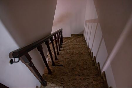 Casa à venda com 91m², 2 quartos e 2 vagasEscada