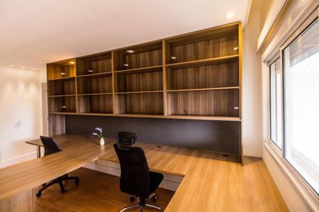 Apartamento para alugar com 223m², 2 quartos e 3 vagas Apartamento para alugar com 223m², 2 quartos e 3 vagasEscritório