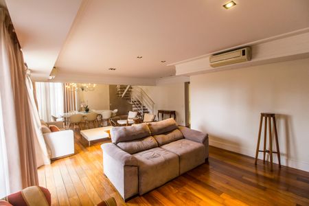 Apartamento para alugar com 223m², 2 quartos e 3 vagas Apartamento para alugar com 223m², 2 quartos e 3 vagasSala