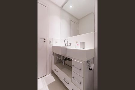 Apartamento para alugar com 223m², 2 quartos e 3 vagas Apartamento para alugar com 223m², 2 quartos e 3 vagasBanheiro da Suíte 2