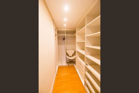 Apartamento para alugar com 223m², 2 quartos e 3 vagas Apartamento para alugar com 223m², 2 quartos e 3 vagasCloset da suíte 1