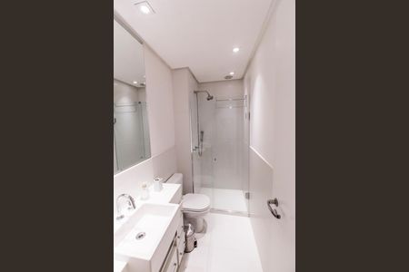 Apartamento para alugar com 223m², 2 quartos e 3 vagas Apartamento para alugar com 223m², 2 quartos e 3 vagasBanheiro da Suíte 2