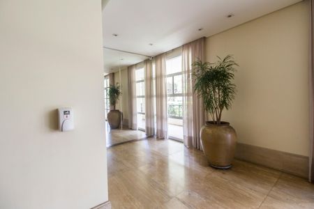 Apartamento para alugar com 223m², 2 quartos e 3 vagas Apartamento para alugar com 223m², 2 quartos e 3 vagasHall social